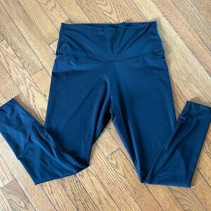 Nike Women’s Dry Fit Leggings, Size Large, Black, Like New Condition.